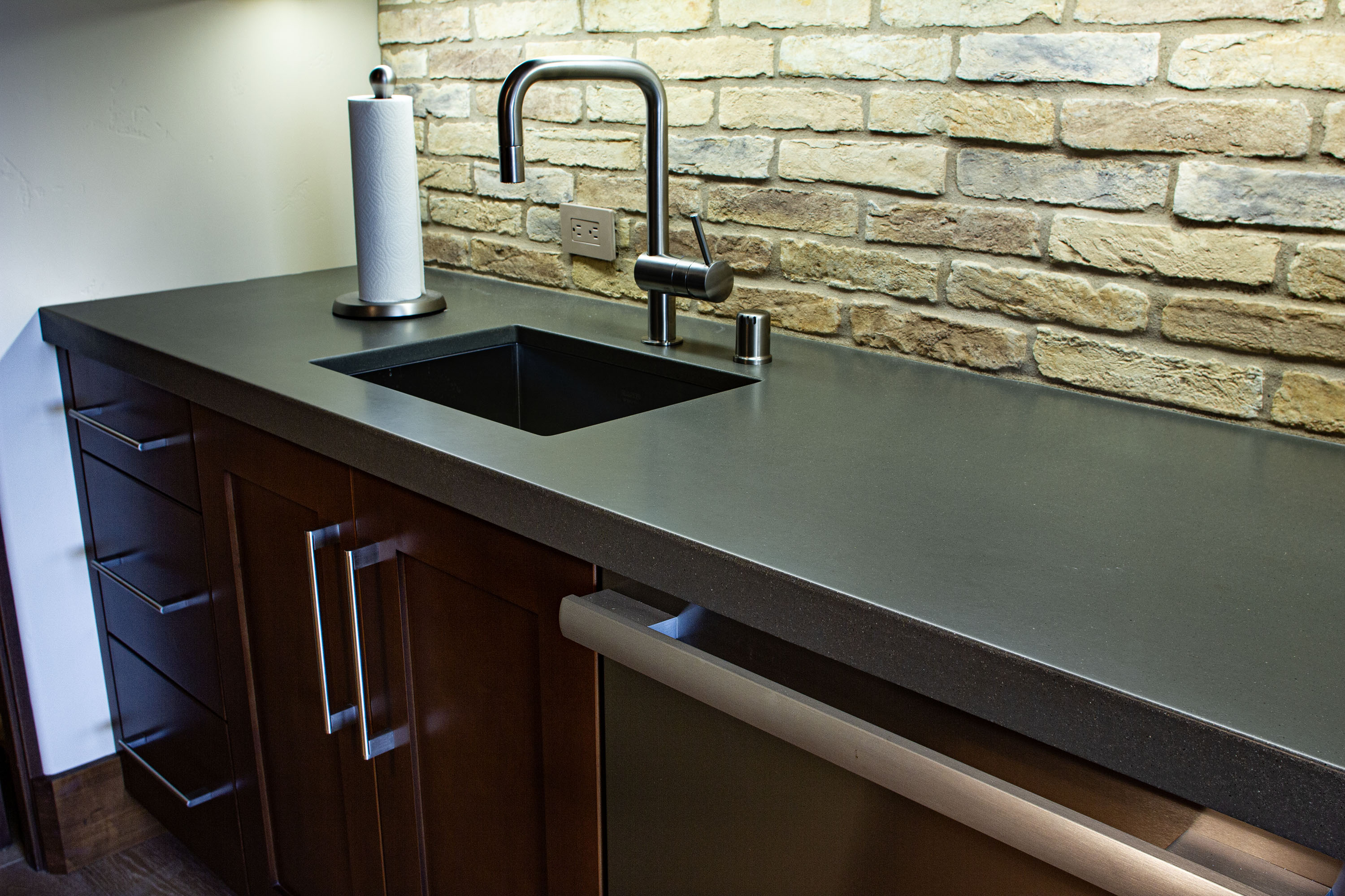 UnderMount Sink with Concrete Countertop, N640 Mink