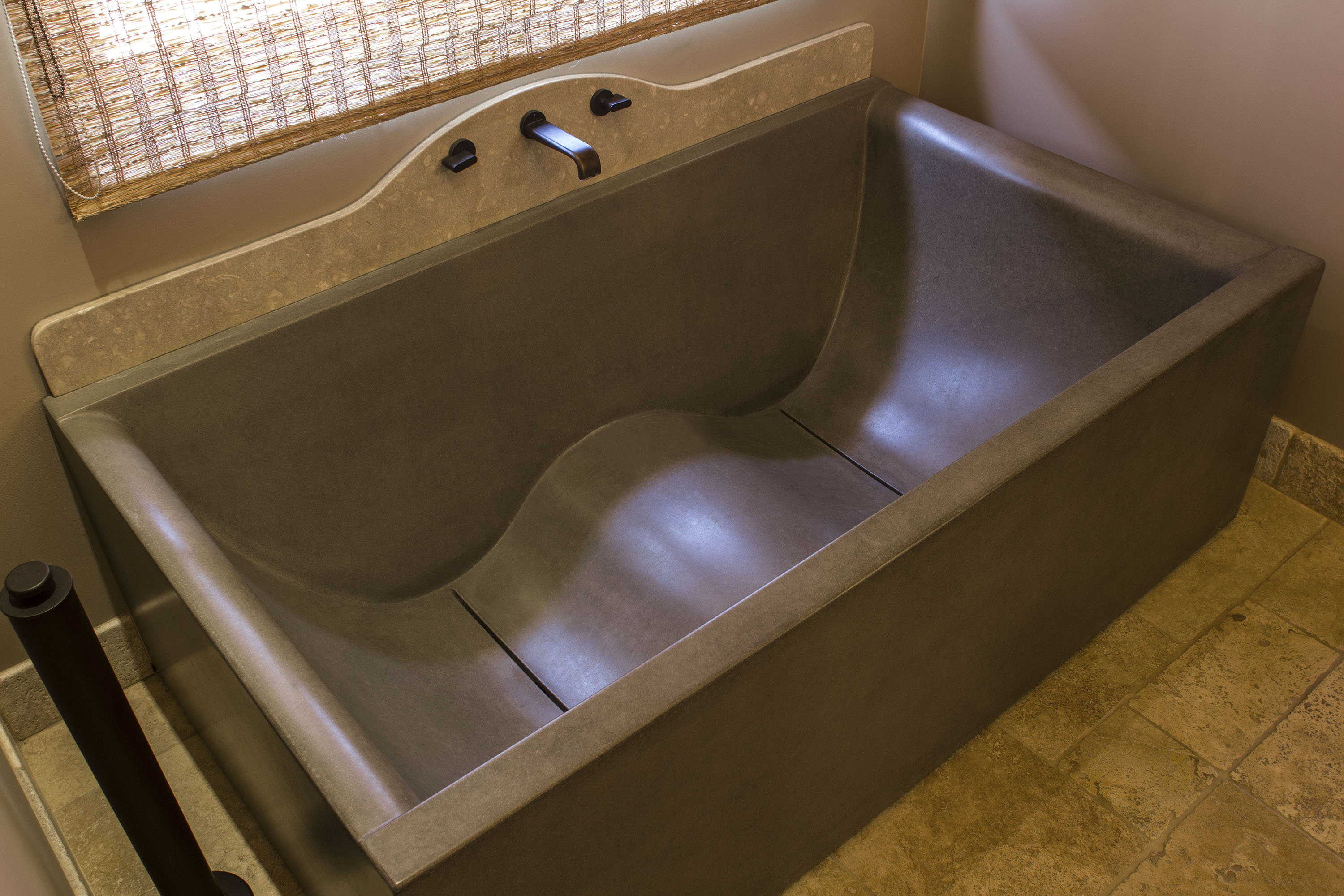 DoubleWave Urban Concrete Soaking Tub, C608 Bison