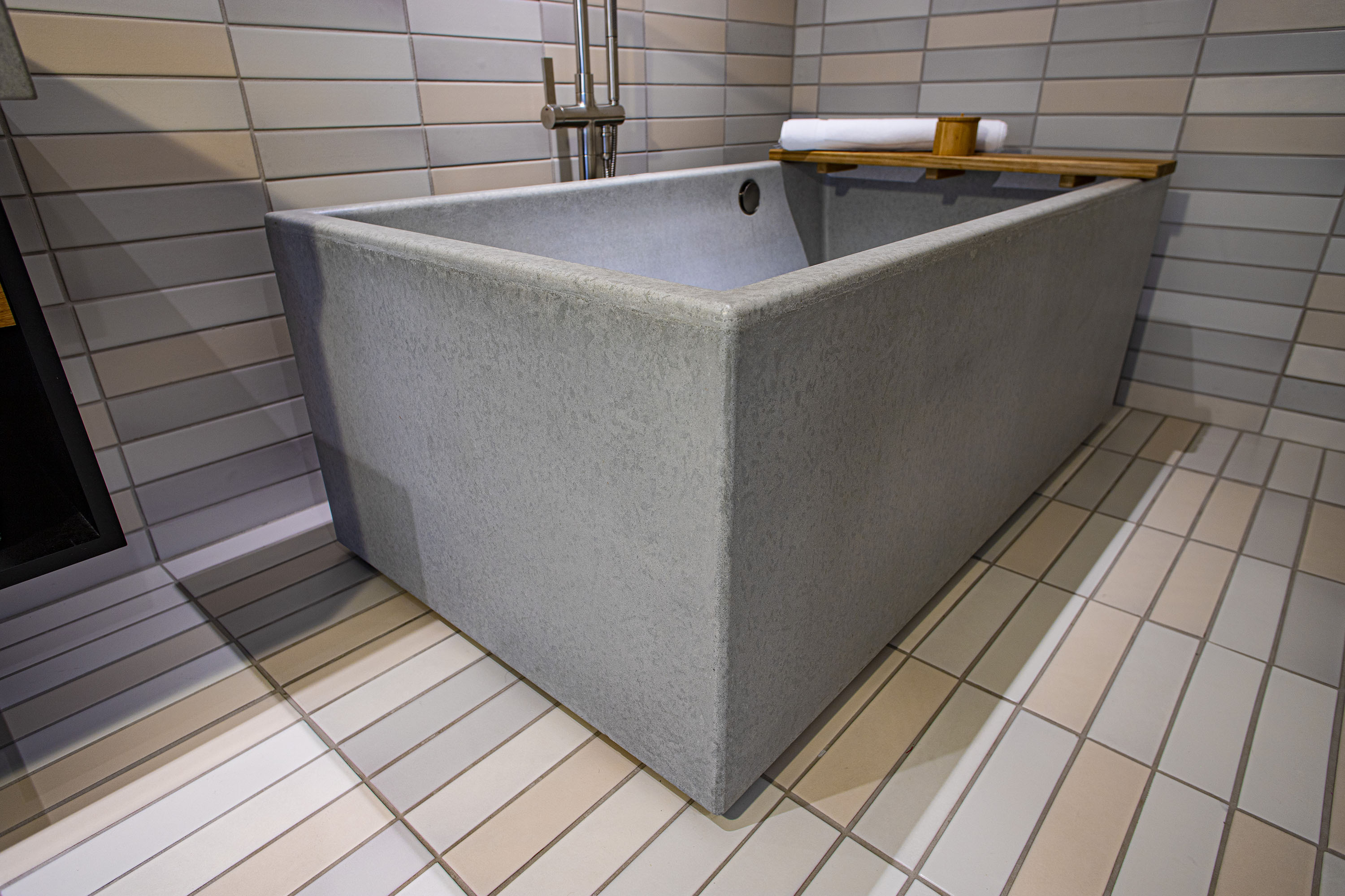 Indulge Classic Concrete Soaking Tub, C639 Slate, Detail, Harmon Guest House, Healdsburg CA