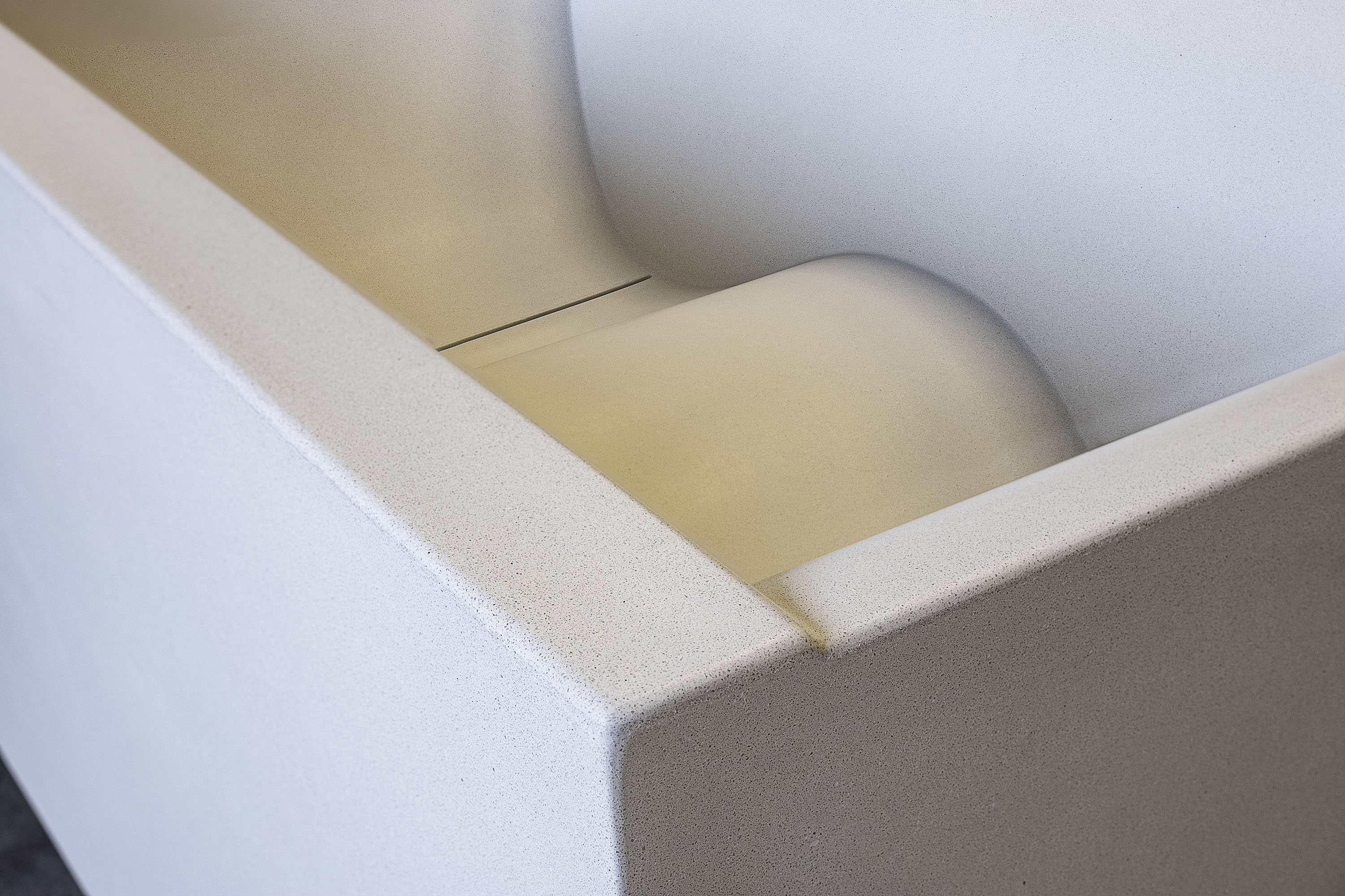 DoubleWave Urban Concrete Soaking Tub, C604 Alabaster, Detail