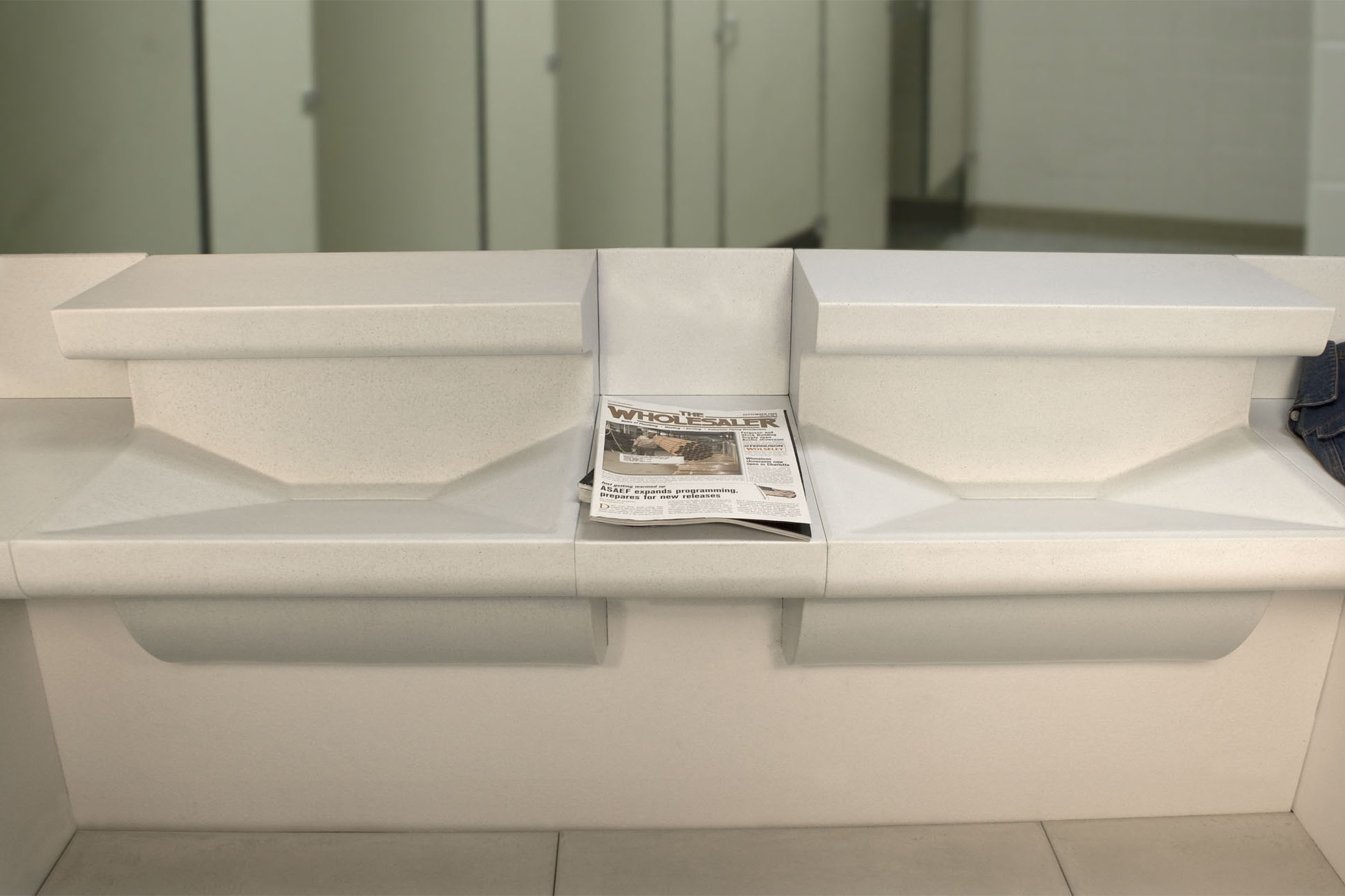 Flight 201 Airport RampSink, N604 Alabaster