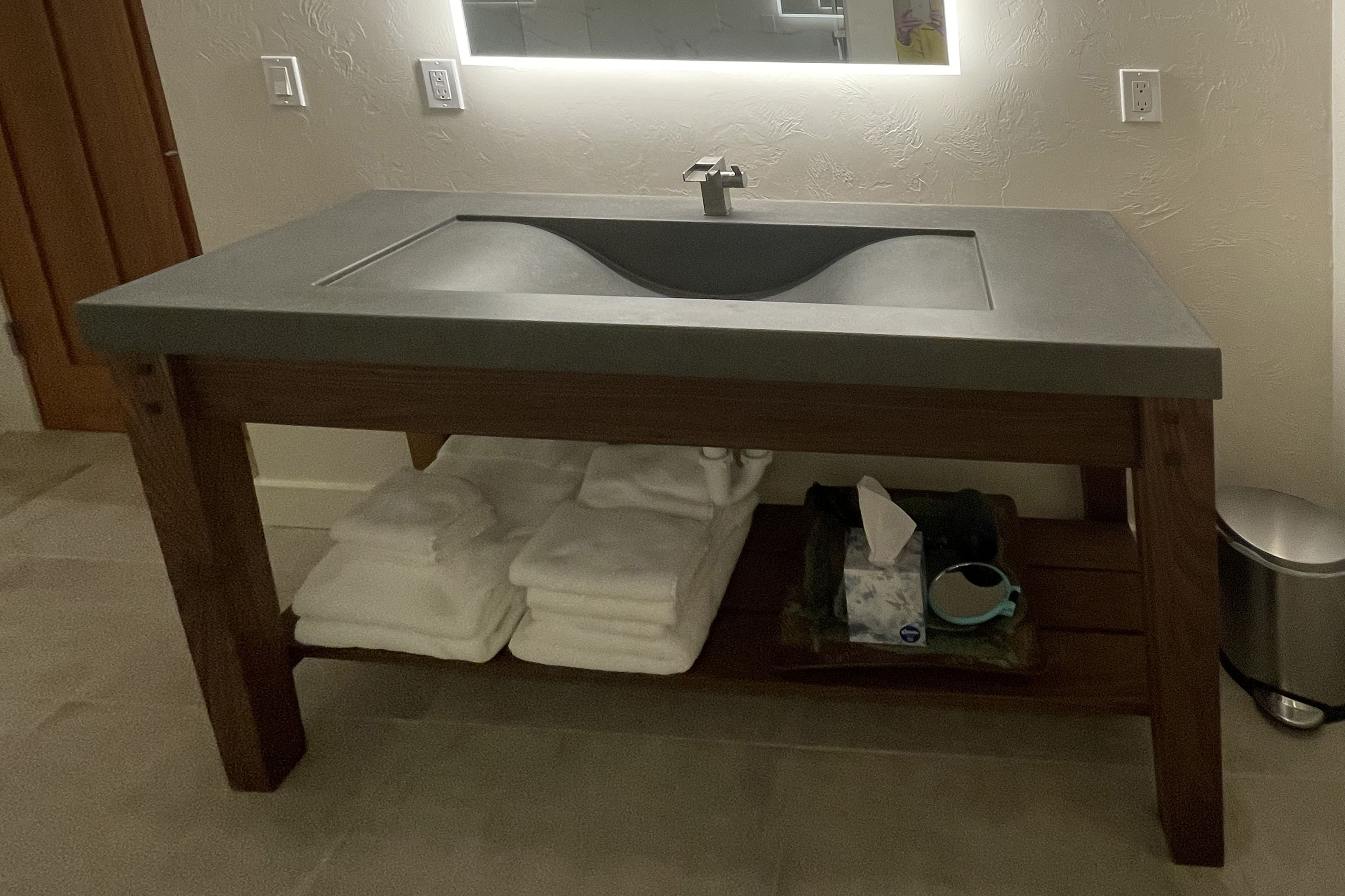 Concrete WaveSink, N639 Slate