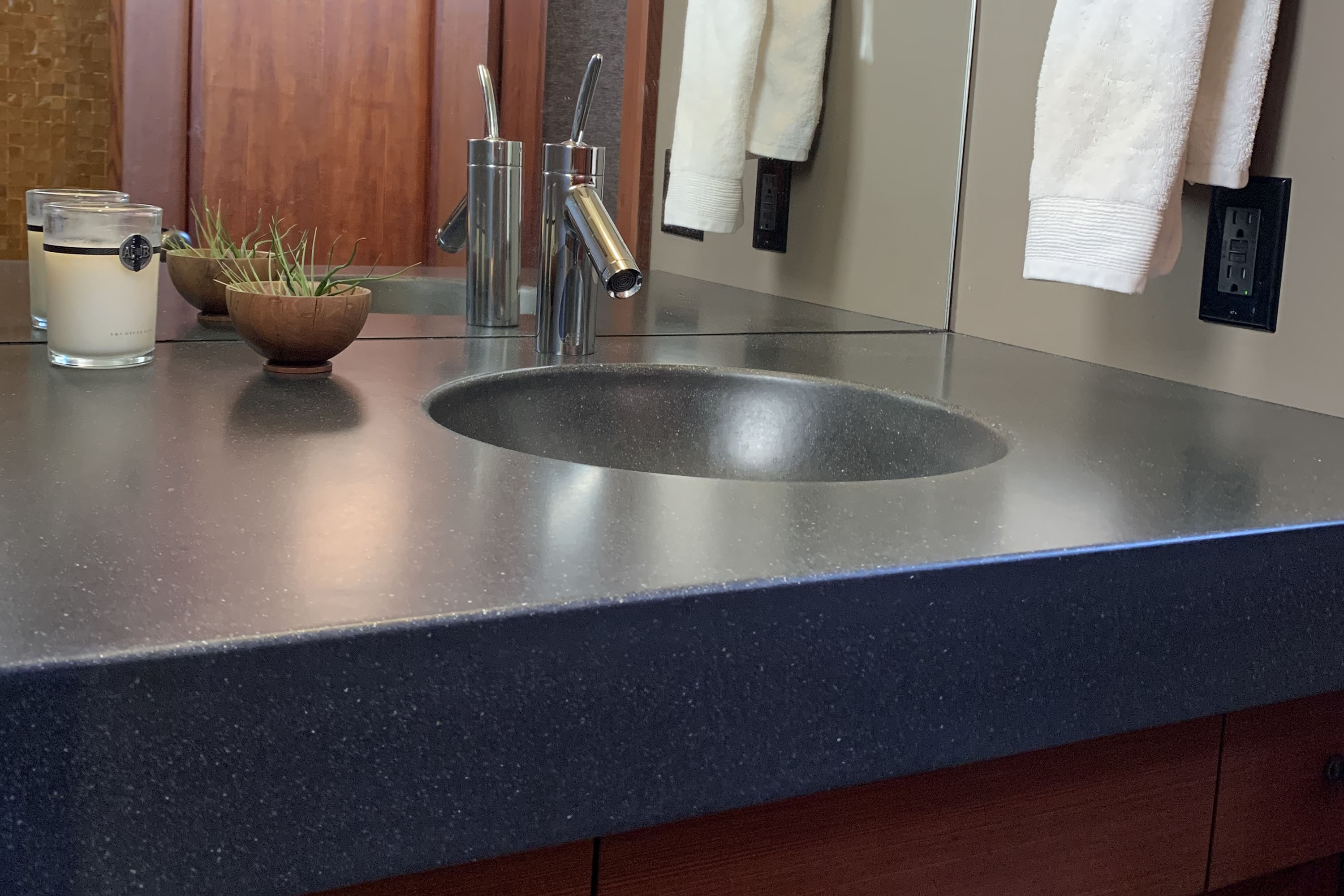 Round Integrated Countertop Sink, N640 Mink