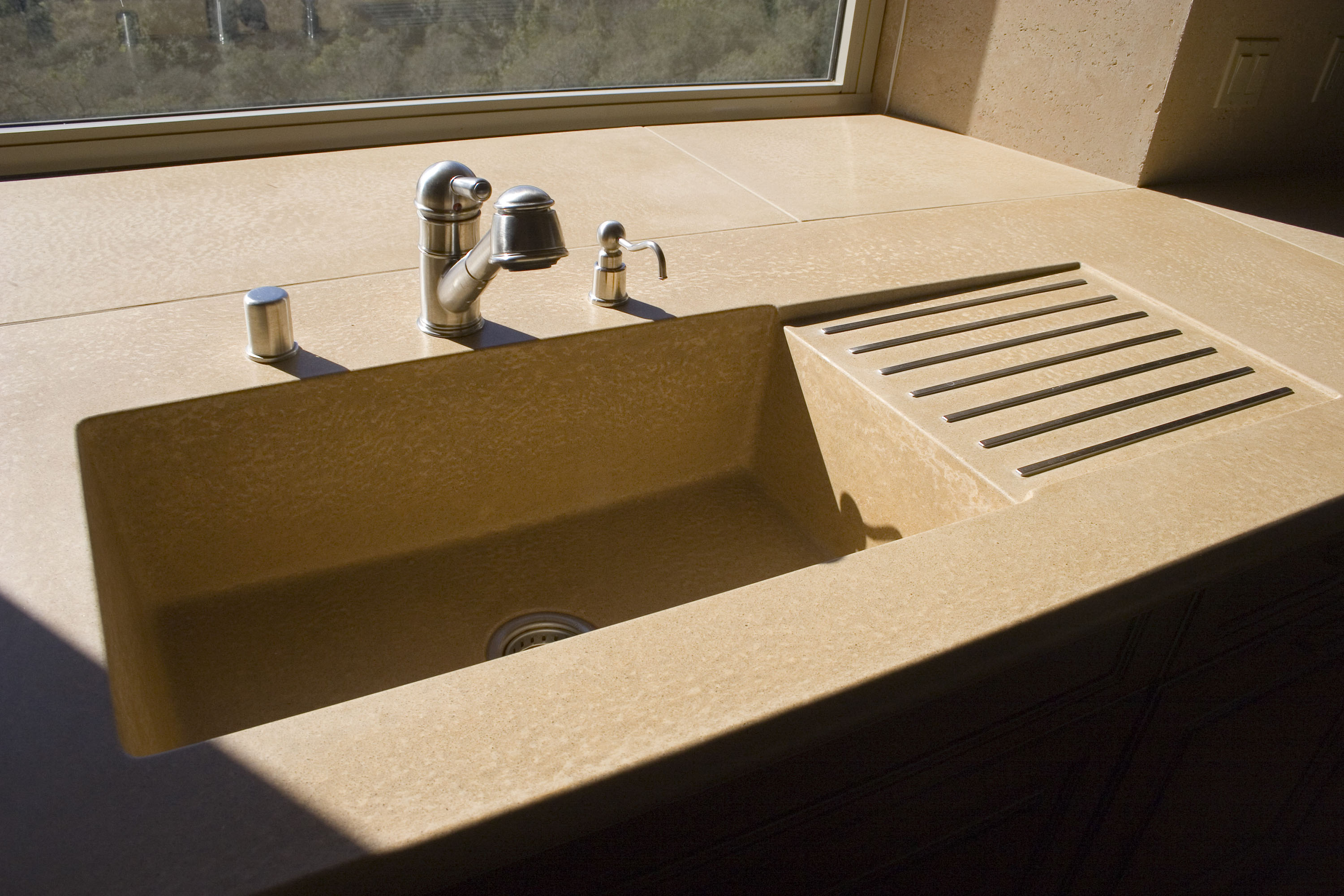 Basic Integrated Kitchen Sink, N607 Truffle