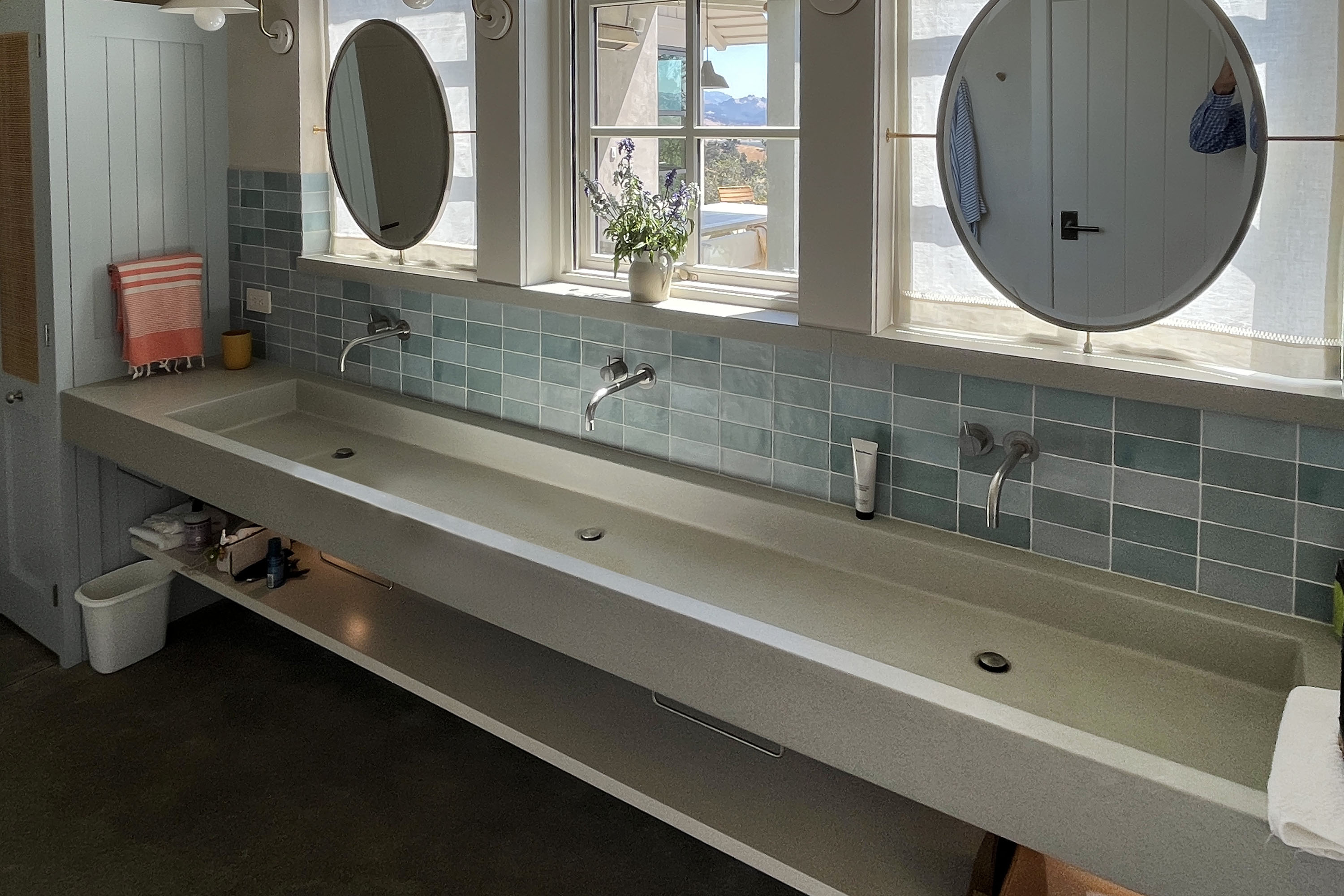 'Chicago' Concrete TroughSink, N632 Twilight, 96-inch Basin