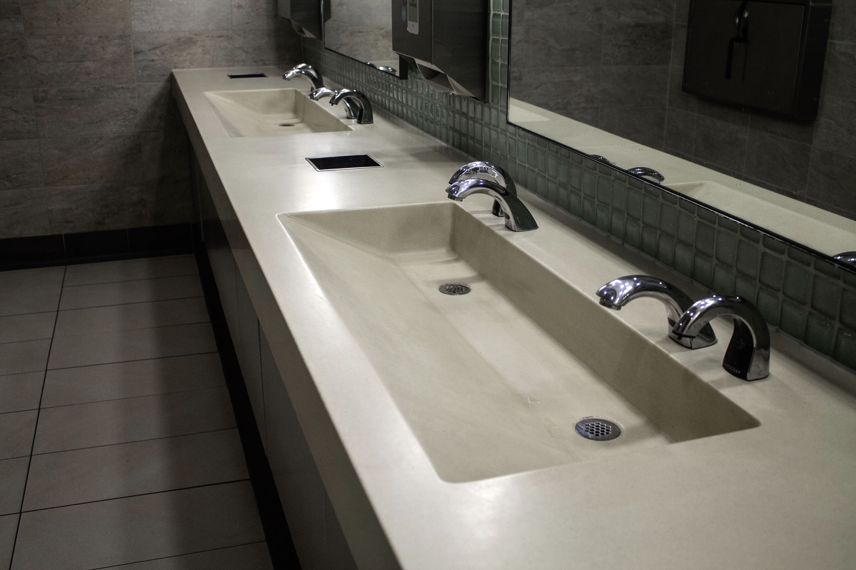 Soft Slope Concrete RampSink, Santa Monica Mall, N612 Cream