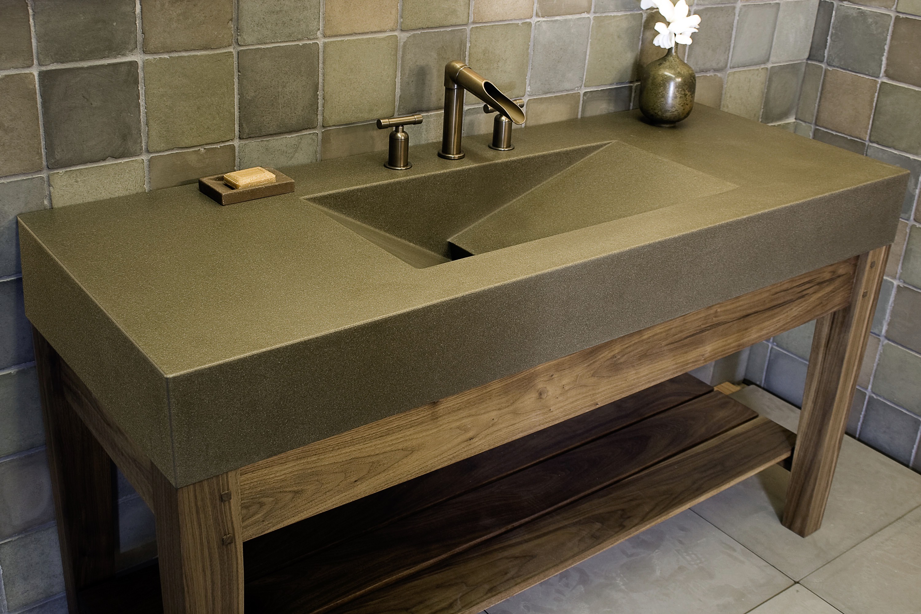 Concrete WaterFall RampSink, N611 Buckskin