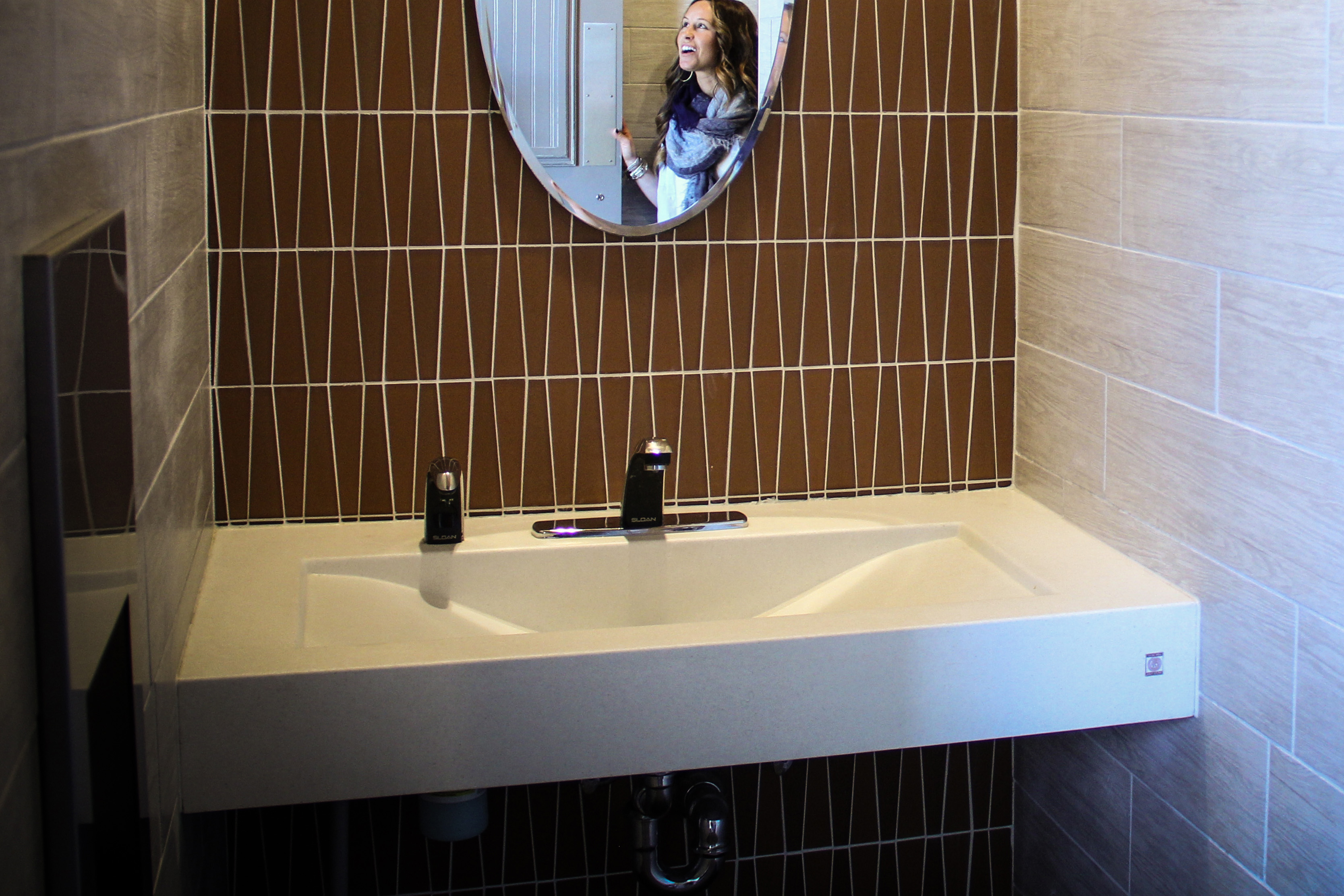 Concrete WaveSink, N604 Alabaster, Design by Virginia DesRoches